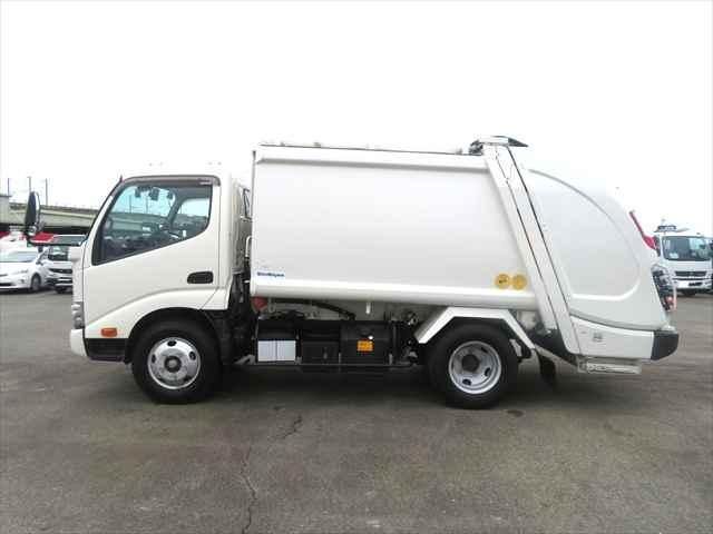 Hino DUTRO 2022-02 6274318-8