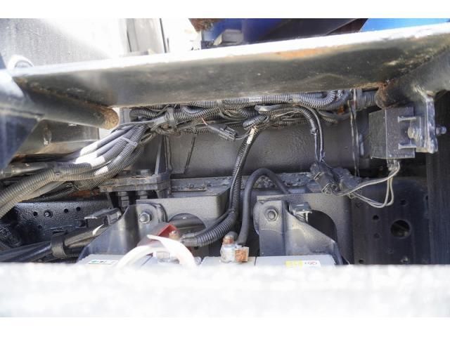 Hino DUTRO 2012-09 6274332-11