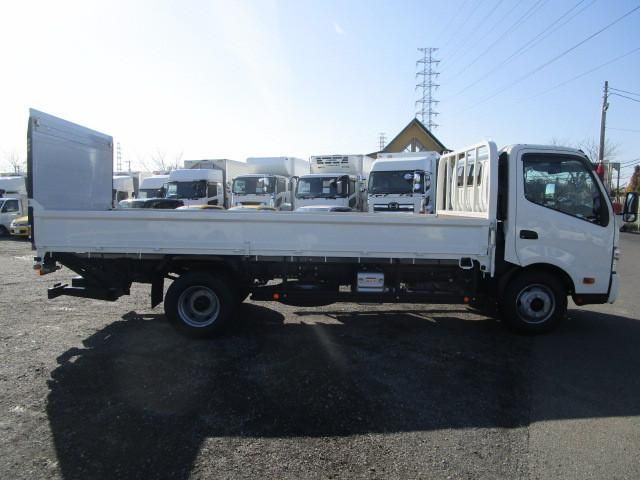 Hino DUTRO 2024-02 6274322-5