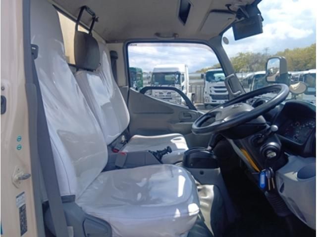 Hino DUTRO 2017-11 6274330-22