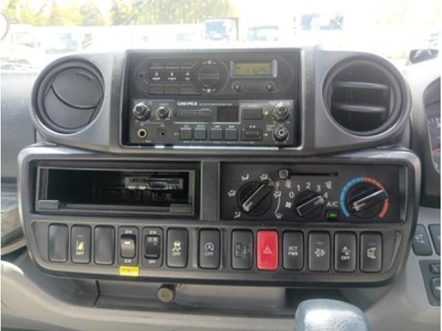 Hino DUTRO 2017-11 6274330-25