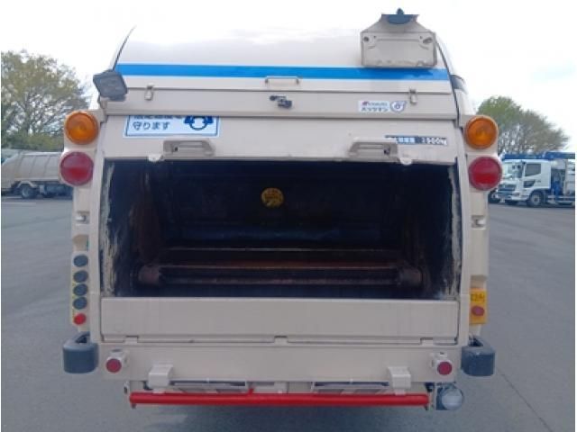Hino DUTRO 2017-11 6274330-3