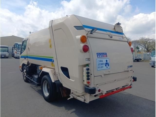 Hino DUTRO 2017-11 6274330-4