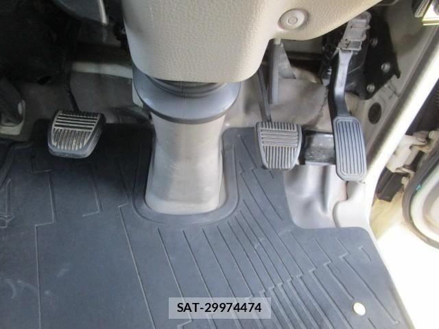 Hino DUTRO 2007-10 6303827-11
