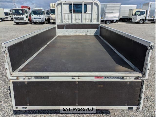 Hino DUTRO 2019-03 6303826-11