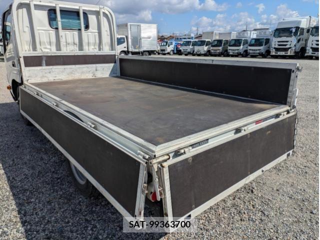 Hino DUTRO 2019-03 6303826-15
