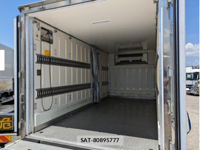 Hino DUTRO 2018-07 6497040-21