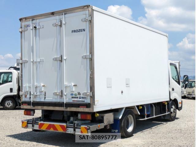 Hino DUTRO 2018-07 6497040-8