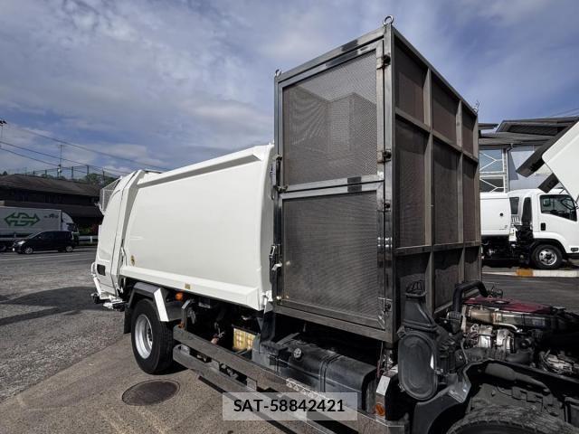 Hino DUTRO 2017-05 6525975-9