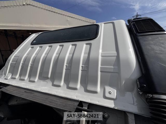 Hino DUTRO 2017-05 6525975-10