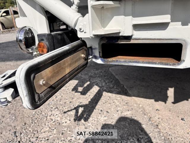 Hino DUTRO 2017-05 6525975-20