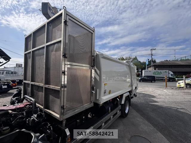 Hino DUTRO 2017-05 6525975-8