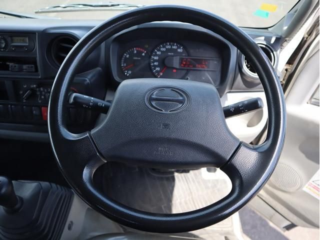Hino DUTRO 2017-12 6530279-3