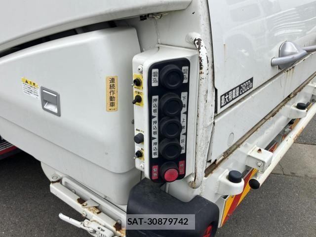 Hino DUTRO 2020-02 6525966-20