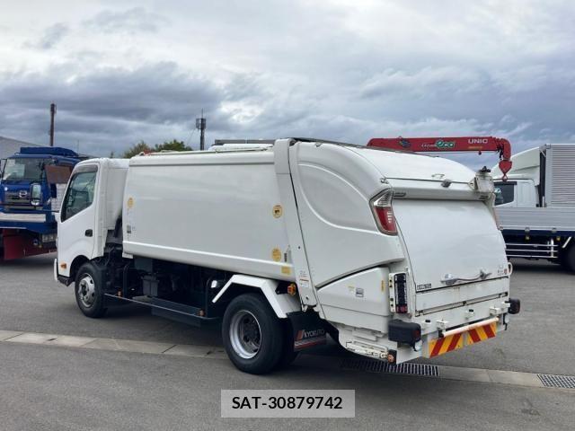 Hino DUTRO 2020-02 6525966-3
