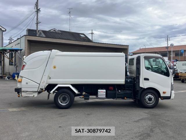 Hino DUTRO 2020-02 6525966-5
