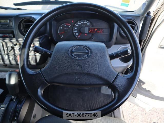 Hino DUTRO 2019-02 6525984-3