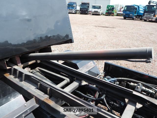 Hino DUTRO 2019-04 6525974-9