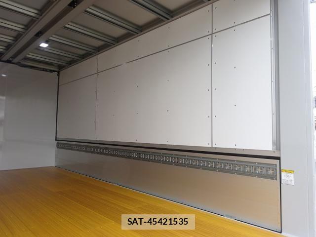Hino DUTRO 2025-08 6525969-15