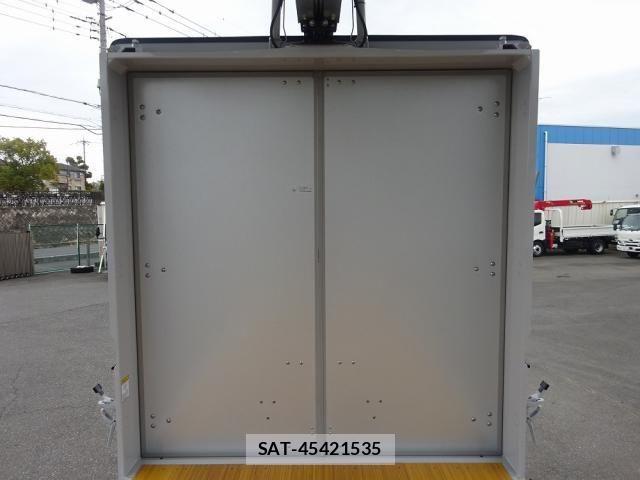 Hino DUTRO 2025-08 6525969-17