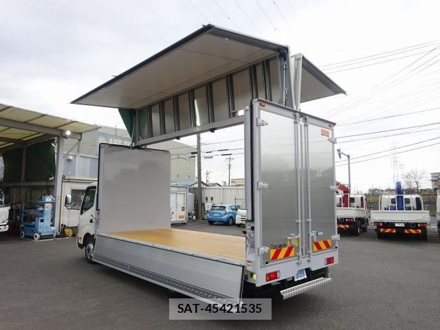 Hino DUTRO 2025-08 6525969-1