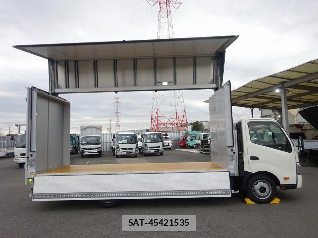 Hino DUTRO 2025-08 6525969-22