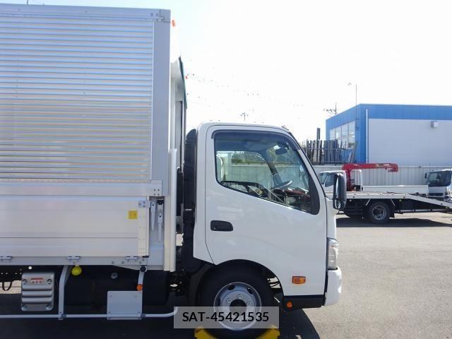 Hino DUTRO 2025-08 6525969-25