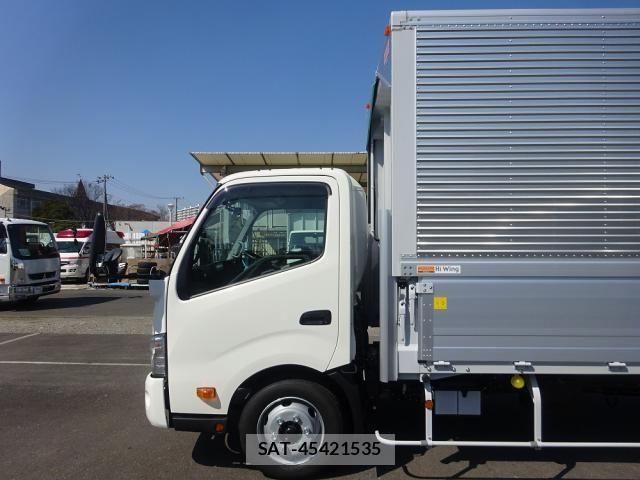 Hino DUTRO 2025-08 6525969-26