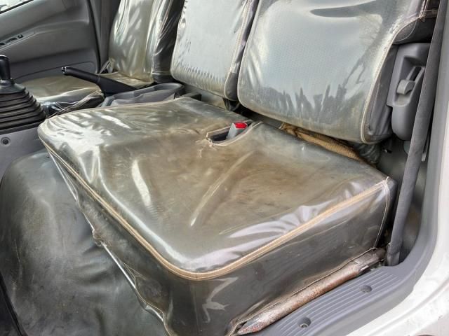 Hino DUTRO 2019-12 6530273-19