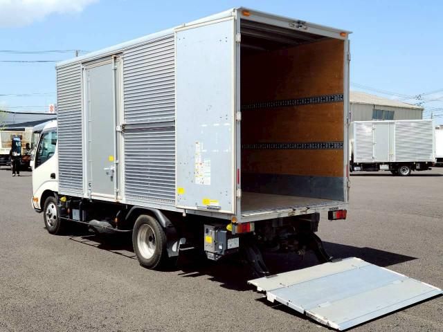 Hino DUTRO 2022-03 6530274-17