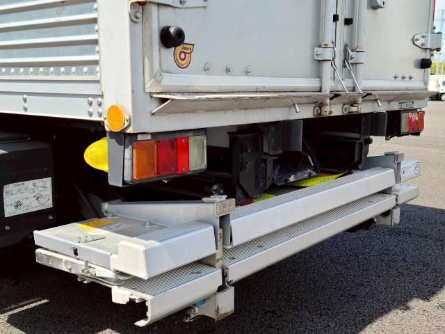 Hino DUTRO 2022-03 6530274-21