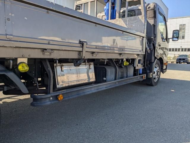 Hino DUTRO 2018-05 6596261-12