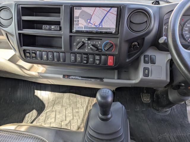 Hino DUTRO 2018-05 6596261-26