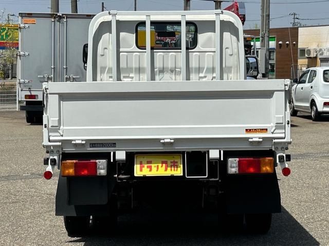 Hino DUTRO 2016-09 6596357-12