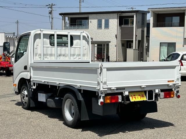 Hino DUTRO 2016-09 6596357-13
