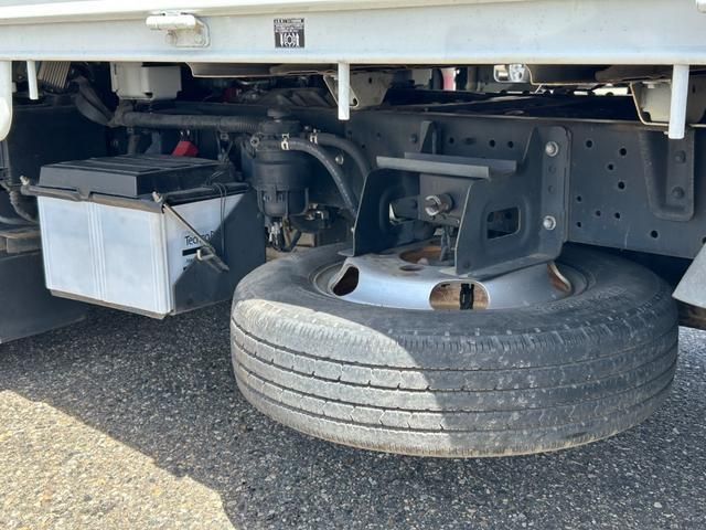 Hino DUTRO 2016-09 6596357-14