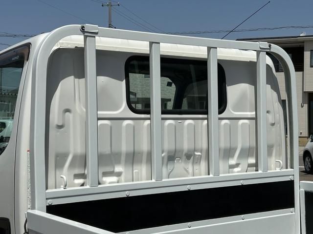 Hino DUTRO 2016-09 6596357-16