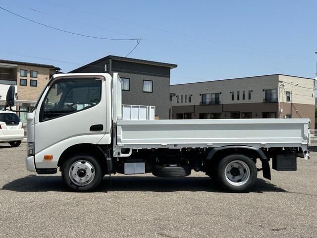 Hino DUTRO 2016-09 6596357-17