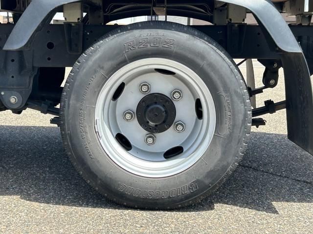 Hino DUTRO 2016-09 6596357-18