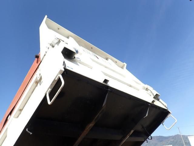 Hino DUTRO 2015-07 6596381-15