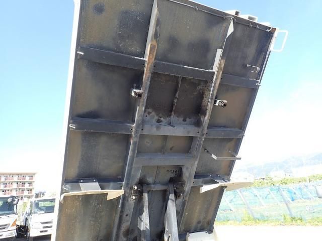 Hino DUTRO 2015-07 6596381-16
