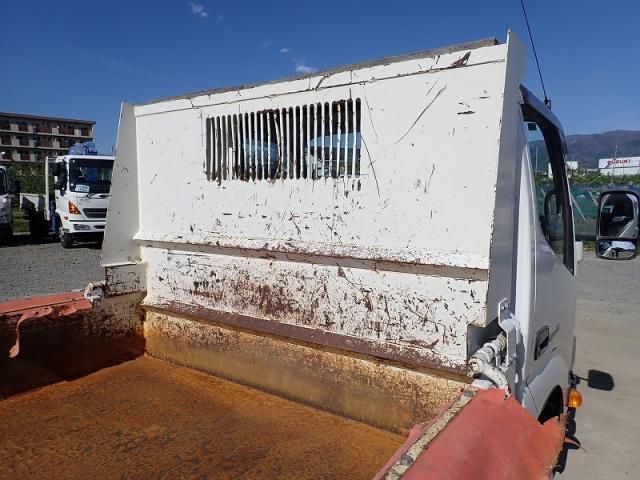 Hino DUTRO 2015-07 6596381-8