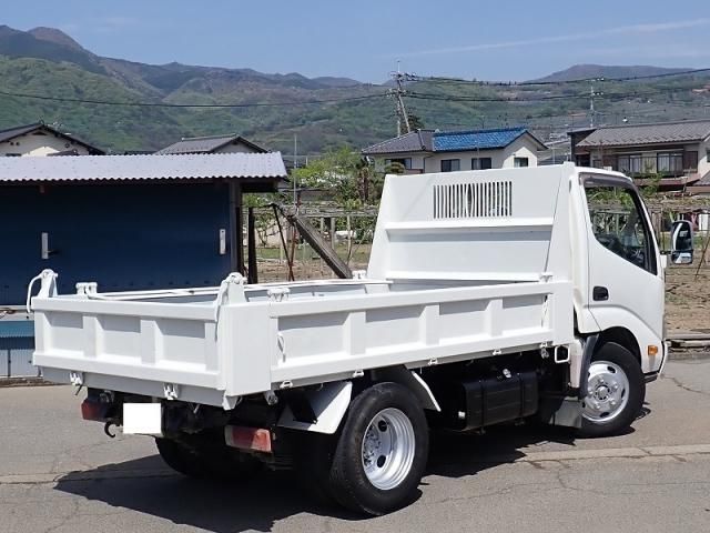Hino DUTRO 2016-06 6596368-2