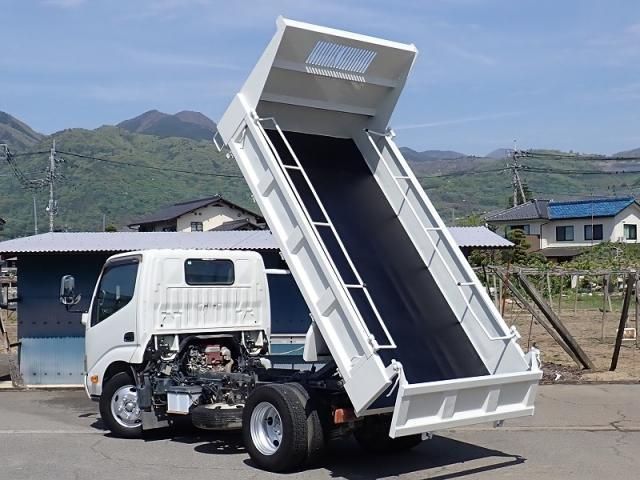 Hino DUTRO 2016-06 6596368-3