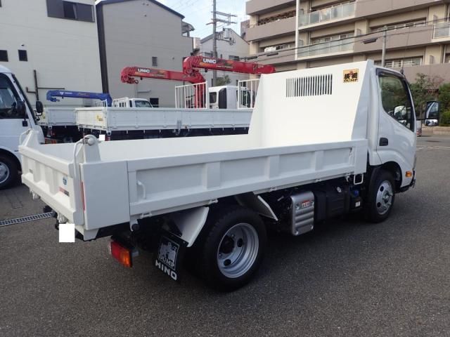Hino DUTRO 2025-10 6596303-3