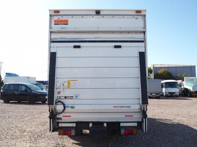 Hino DUTRO 2014-03 6596369-3