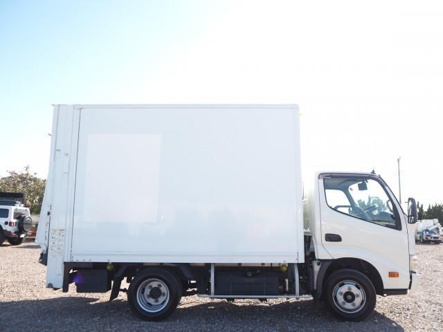 Hino DUTRO 2014-03 6596369-5