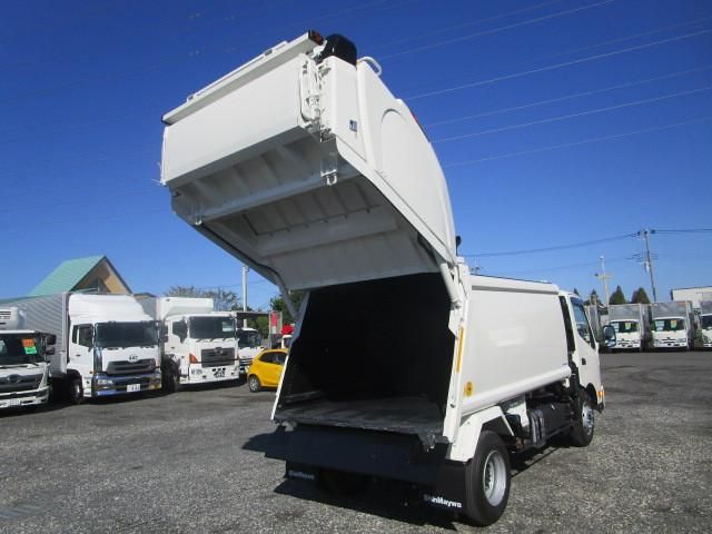 Hino DUTRO 2025-09 6596228-9