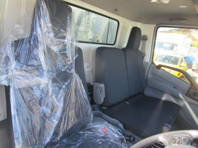 Hino DUTRO 2025-09 6596228-12