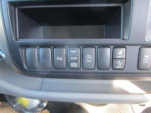 Hino DUTRO 2025-09 6596228-16
